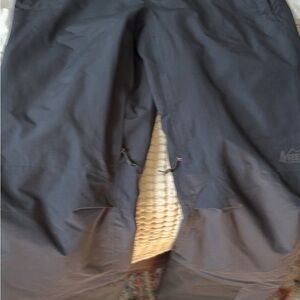 REI Black Outdoor Snow/Ski Pants
